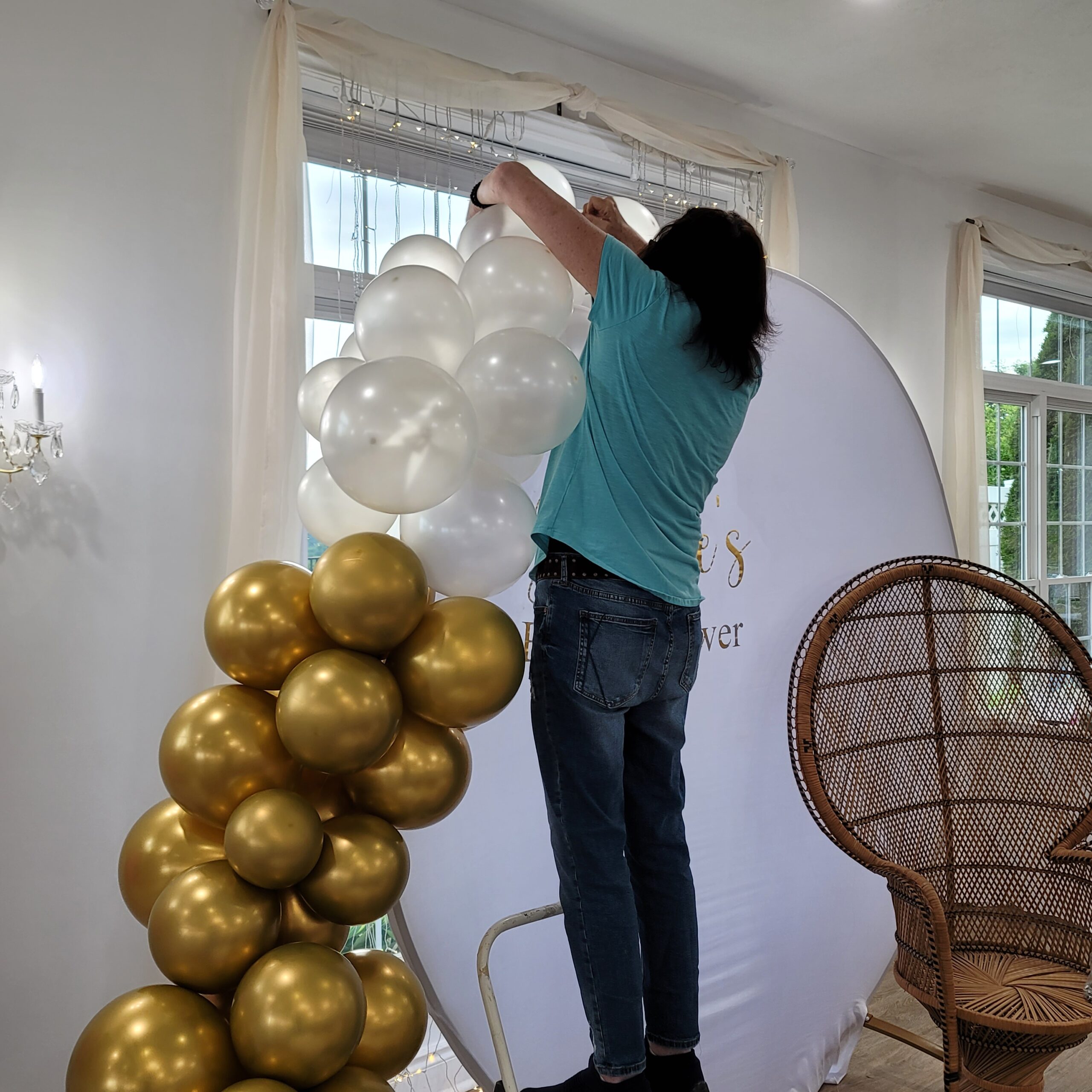 wedding decorations balloon setup