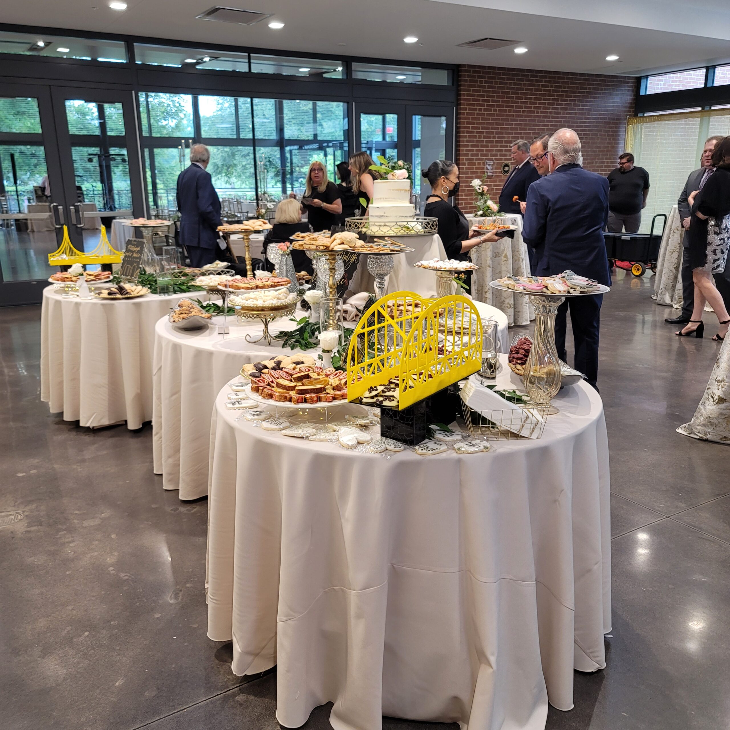 pittsburgh cookie table with yellow bridges